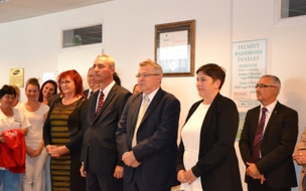 Az_elet_tisztelete_a_gyogyito_munka_iranti_alazat_Albert_Schweitzer_szellemisege_a_hatvan_korhazban__.jpg